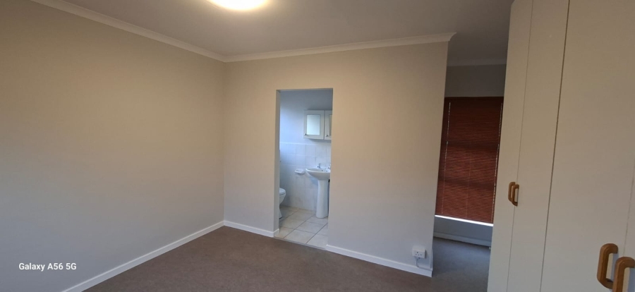 To Let 3 Bedroom Property for Rent in Heuningkloof Western Cape